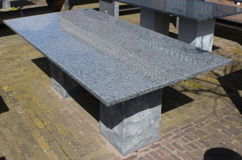 Turbulentie ontvangen klok Natuursteenentafels Graniet donker gepolijst 2113 tafel natuursteen